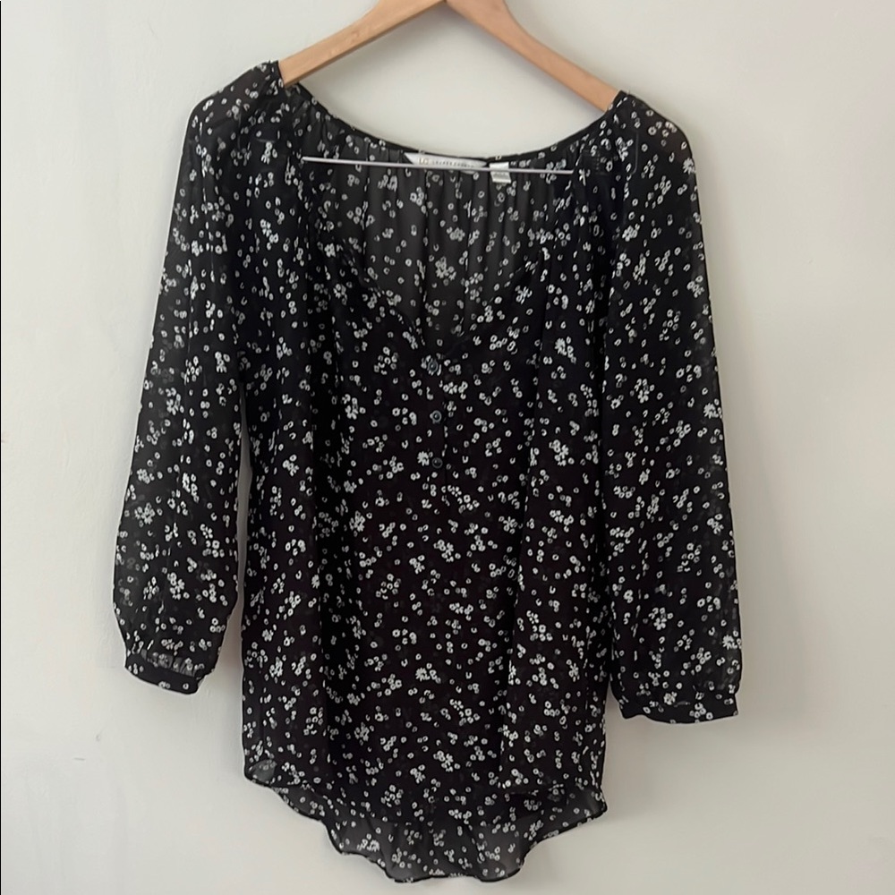 LC Lauren Conrad Black and White Puff Sleeve Blouse Size Medium Floral Feminine